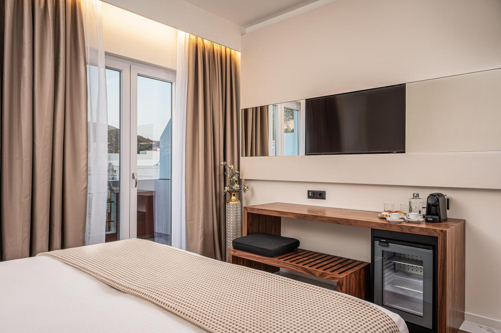 Samos Hotel Exterior photo